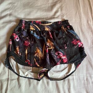 Lululemon Hotty Hot Short